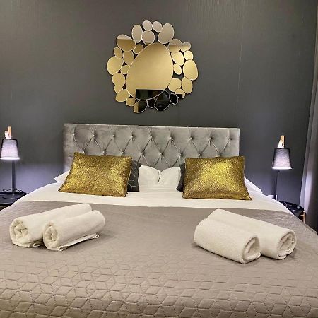 Hedone Luxury 3 Apartments With Free Parking Pula Eksteriør billede