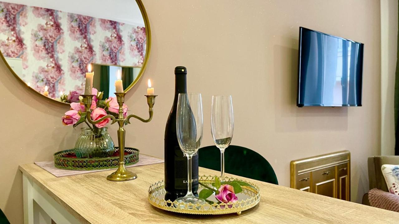 Hedone Luxury 3 Apartments With Free Parking Pula Eksteriør billede